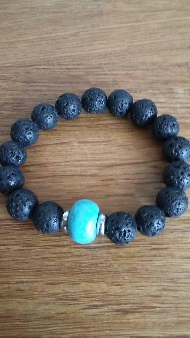 Náramok z čiernej lávy