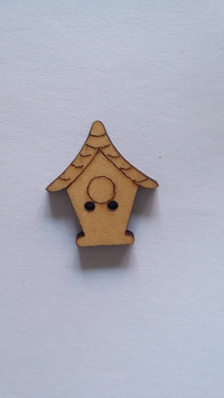G104 Gombík drevený (domček 2,3 x 2,0 cm)