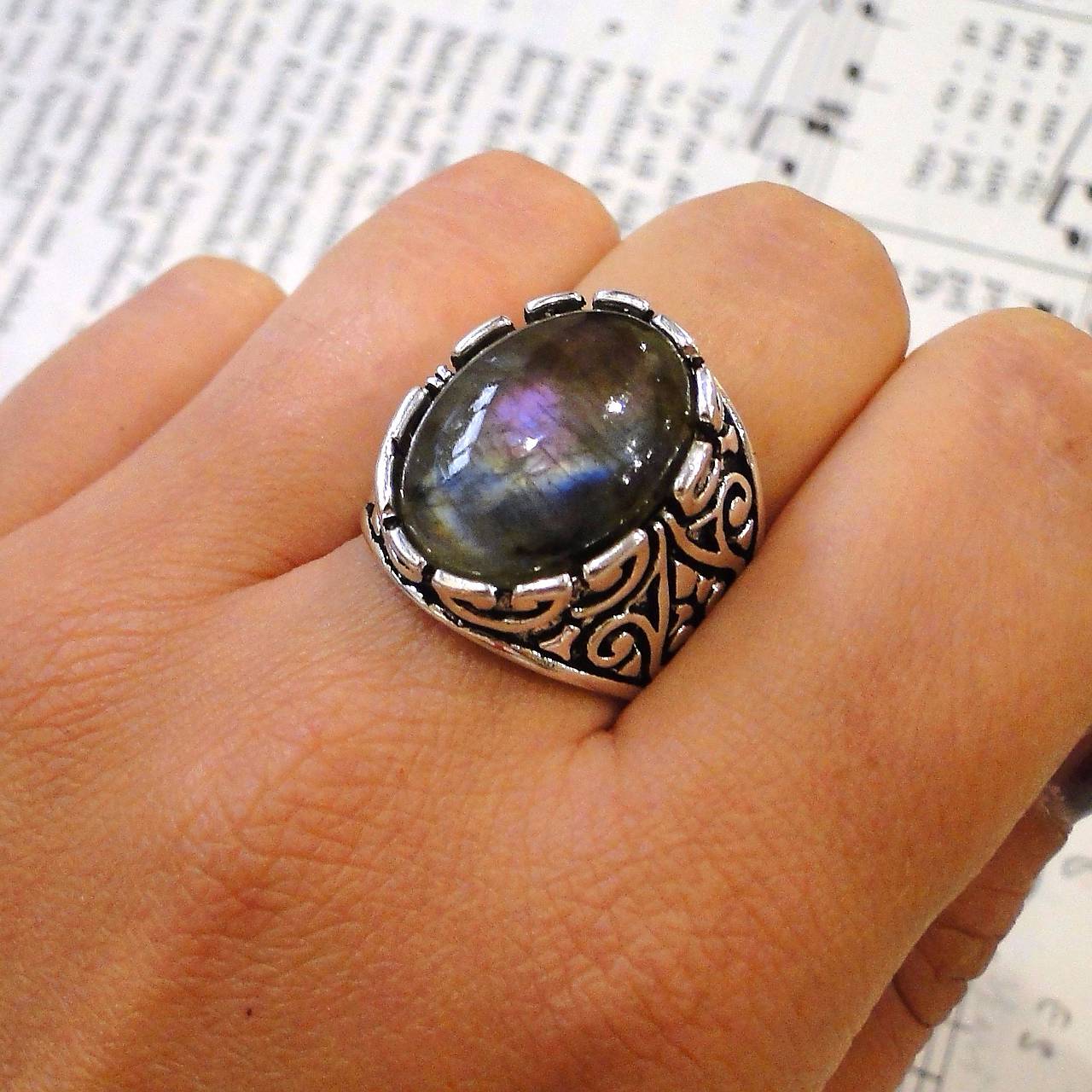 Massive Violet Labradorite Ring / Masívny vintage prsteň s fialovým labradoritom /0524