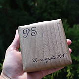 Prstene - Krabička na svadobné obrúčky z orechového dreva s iniciálmi - 8468756_
