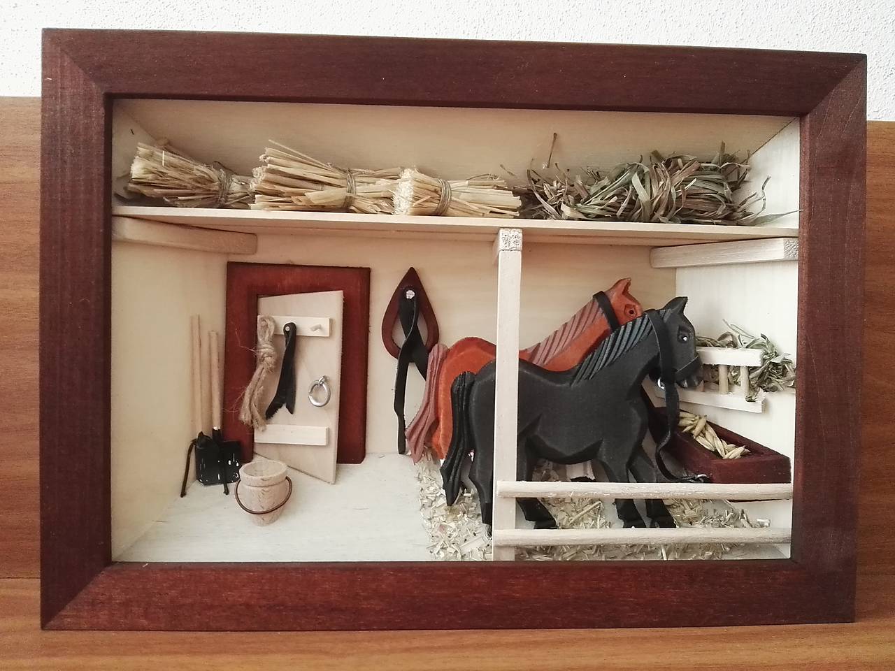 Drevený obraz 3-D "Stajňa s koníkmi "malá