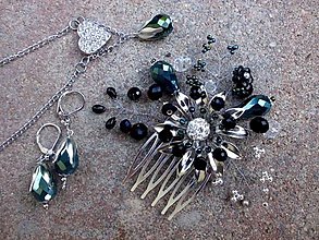Sady šperkov - sada - hrebienok, náhrdelník, náušnice - čierno -zelená - 8472332_