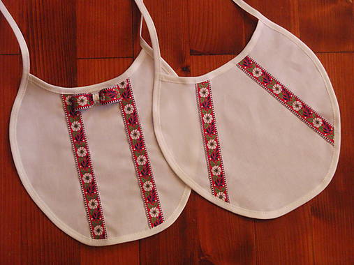 Iné doplnky - Č. 9 Folklorne podbradníky s červenou folk stuhou - 8484516_