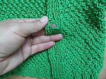 Detské oblečenie - svetríček trávičkovej farby - 8488492_