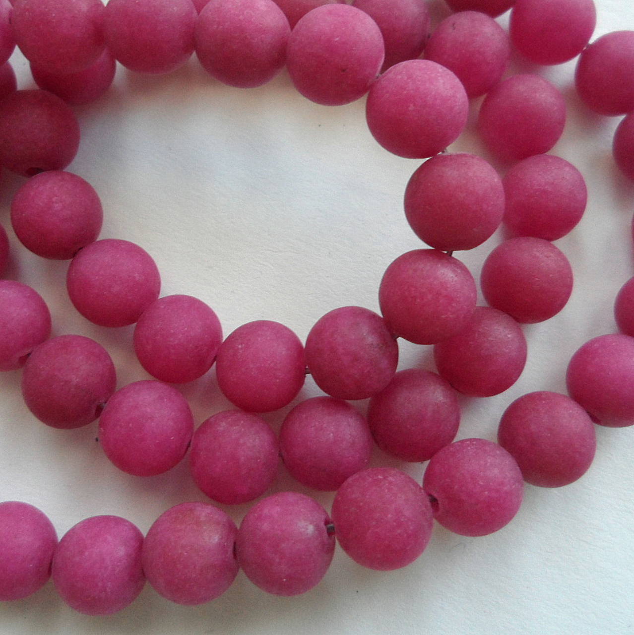 Jadeit matný 6mm-1ks (fuchsia)