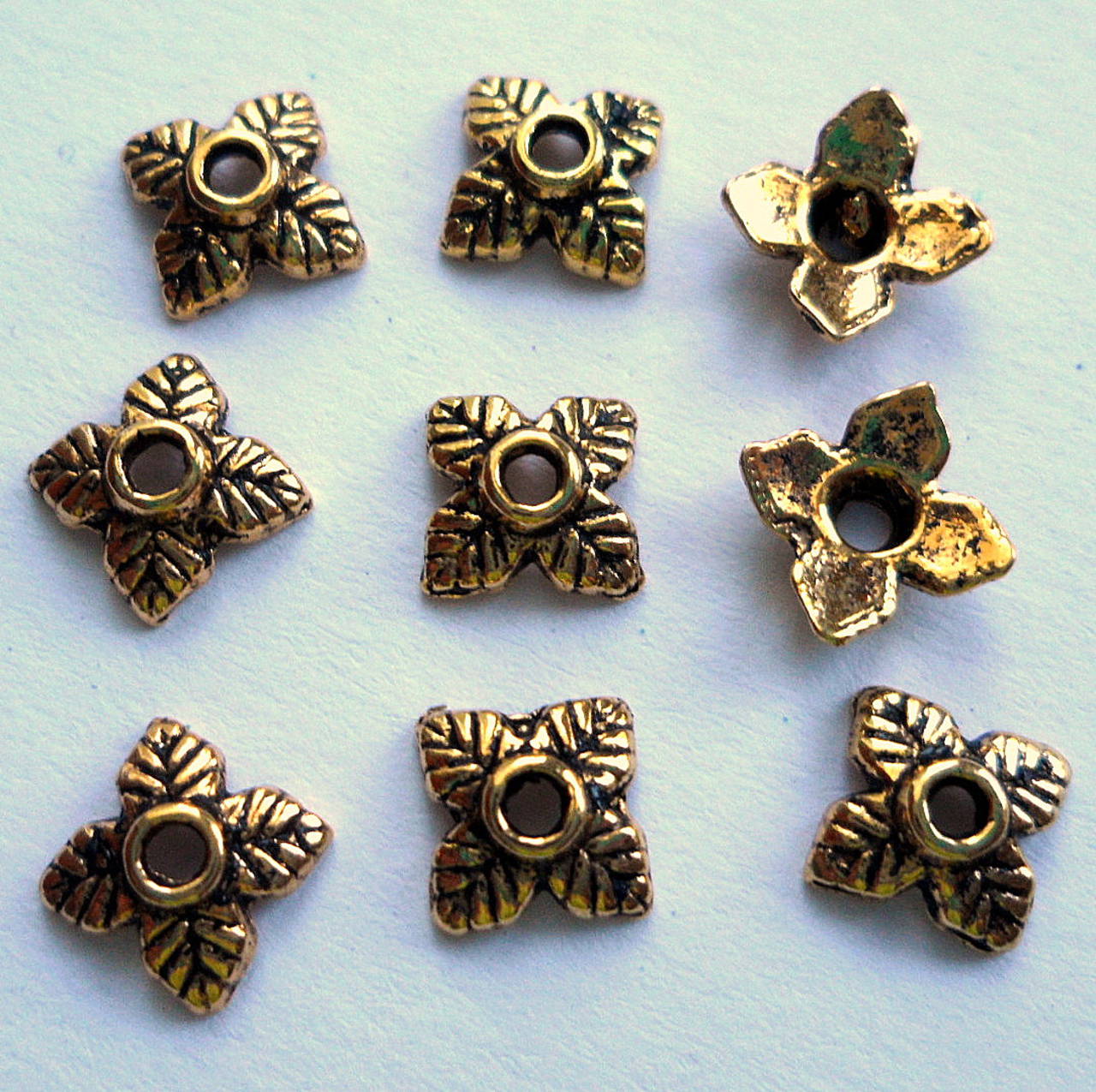 Kaplík-1ks (5,5mm-tm.zlatá)