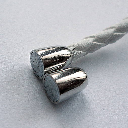 Magnet.zapínanie s otvorom-1ks (Ø3mm-platina)