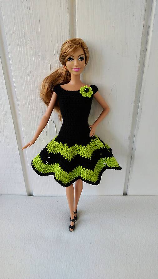  - Čiernozelené šaty pre Barbie - 8511448_