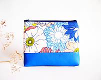 Kozmetická taška veľká - kvety s modrou