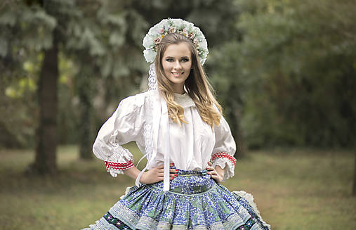 Mentolová svadobná ľudová parta