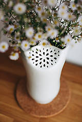 Dekorácie - White Flower (porcelánová váza) - 8546602_