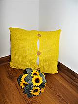 Úžitkový textil - Slnkom prežiarený - háčkovaný vankúš - 8548404_