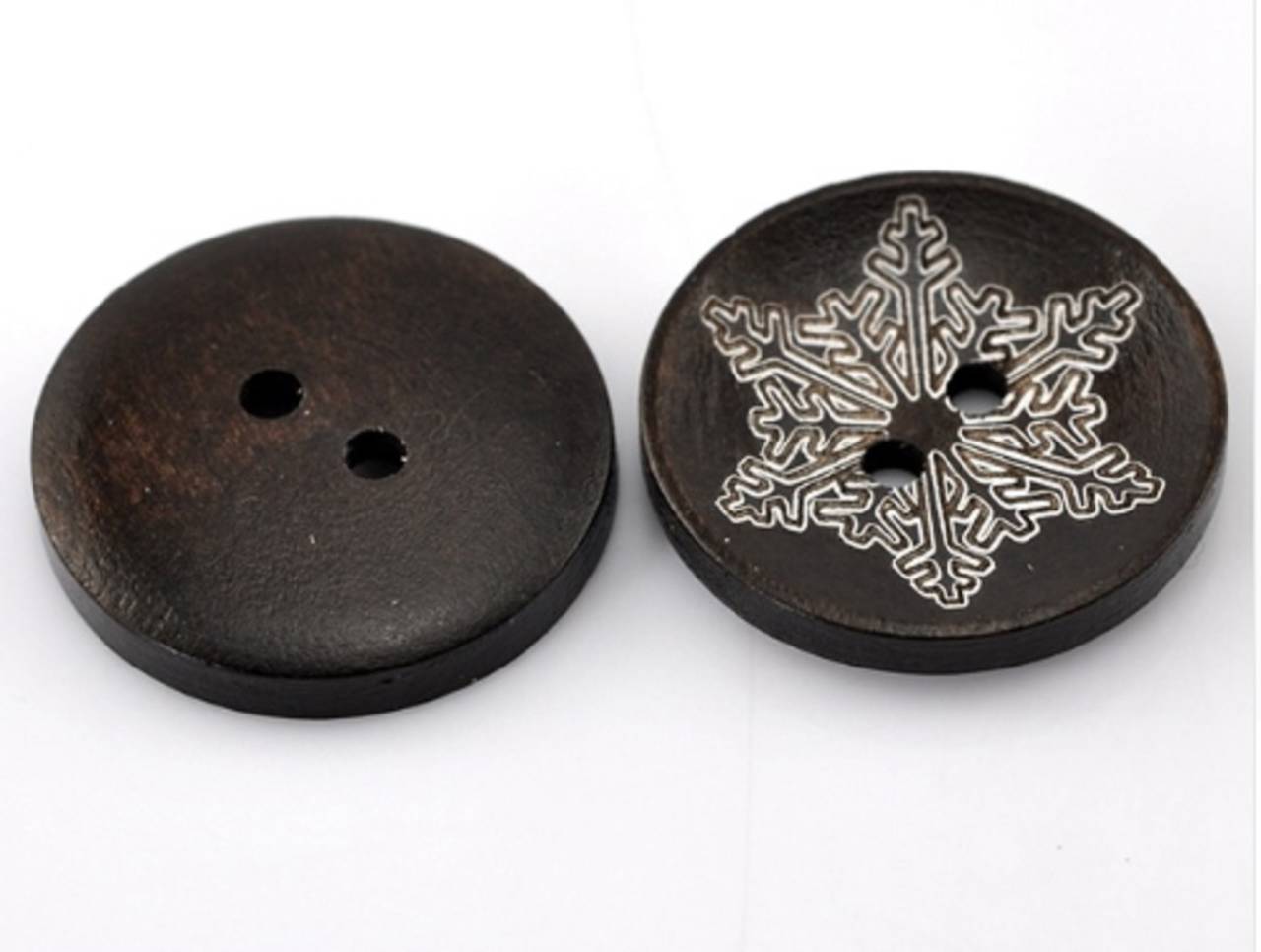 G103 Drevený gombíček s vločkou 2,5 cm