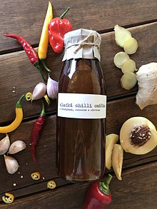 Zaváraniny - Sladká chilli omáčka s broskyňami, cesnakom a zázvorom - 8566787_