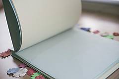 Papiernictvo - Fotoalbum klasický, polyetylénový potlačený obal s kvetinovým venčekom (alebo aj Marhuľková veselica vo veľkom) - 8568438_