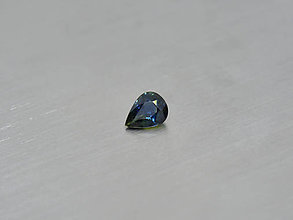 Minerály - ZAFÍR prírodný modrozelený slza 4.5 x 5.9 mm CERTIFIKÁT - 8570070_