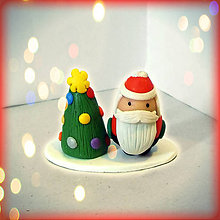 Dekorácie - vianočný stromček a guľatý Santa (4) - 8593296_