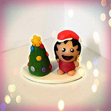 Sochy - Farebný vianočný stromček a (guľaté vychechtané otužilé dievča) - 8594319_