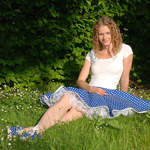 Sukne - Modrá puntíkovaná kolová sukně - 8597568_
