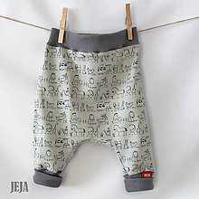 Detské oblečenie - Úpletové nohavice pre bábätká so zvieratkami - 8602720_