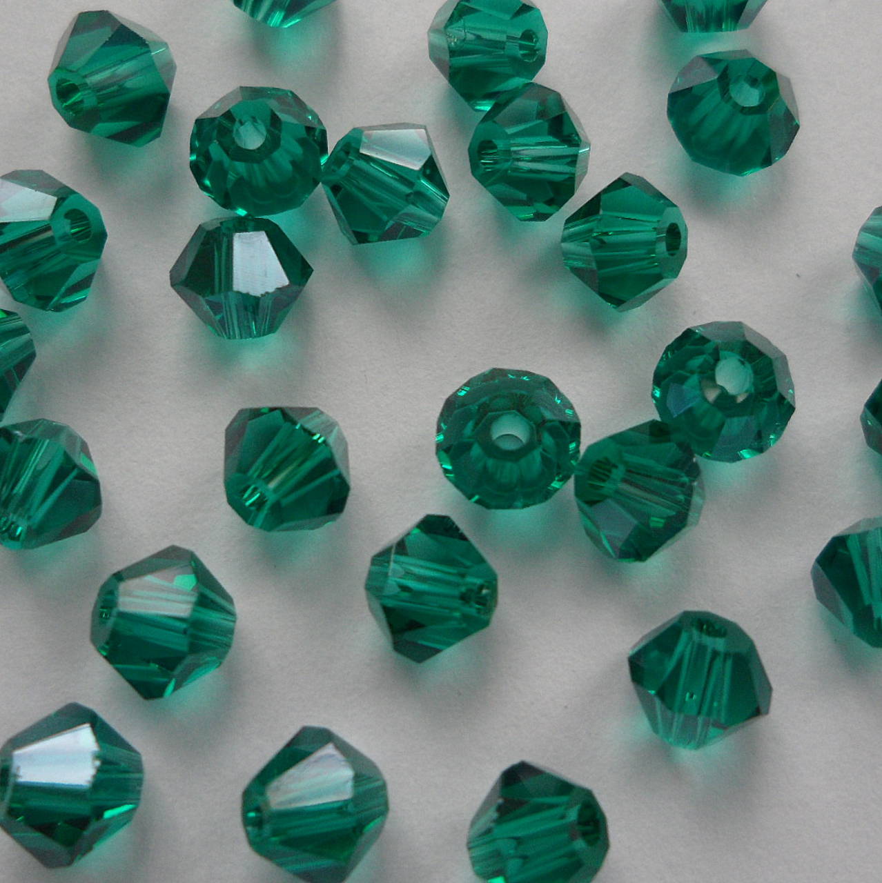 Sklenené korálky bicone 4mm-1ks (modrý zirkon)