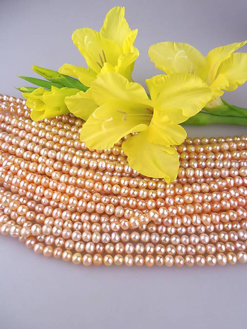 Minerály - perla marhuľová pravá 5-6mm - 8628821_