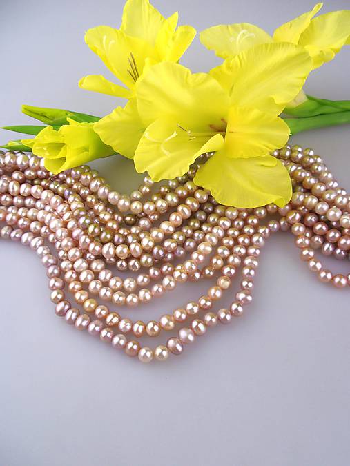 Minerály - perly fialkové pravé 5-6mm korálky - 8628831_