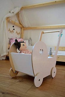 Hračky - Drevený kočiarik pre bábiky - 8627620_
