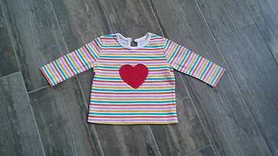 Detské oblečenie - Tričko pruhované so srdiečkom - 8642458_