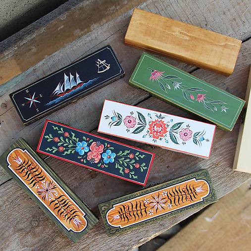 Puzdro s plachetnicou (ručne maľované)  (D24-V7-S11cm bez priecinkov)