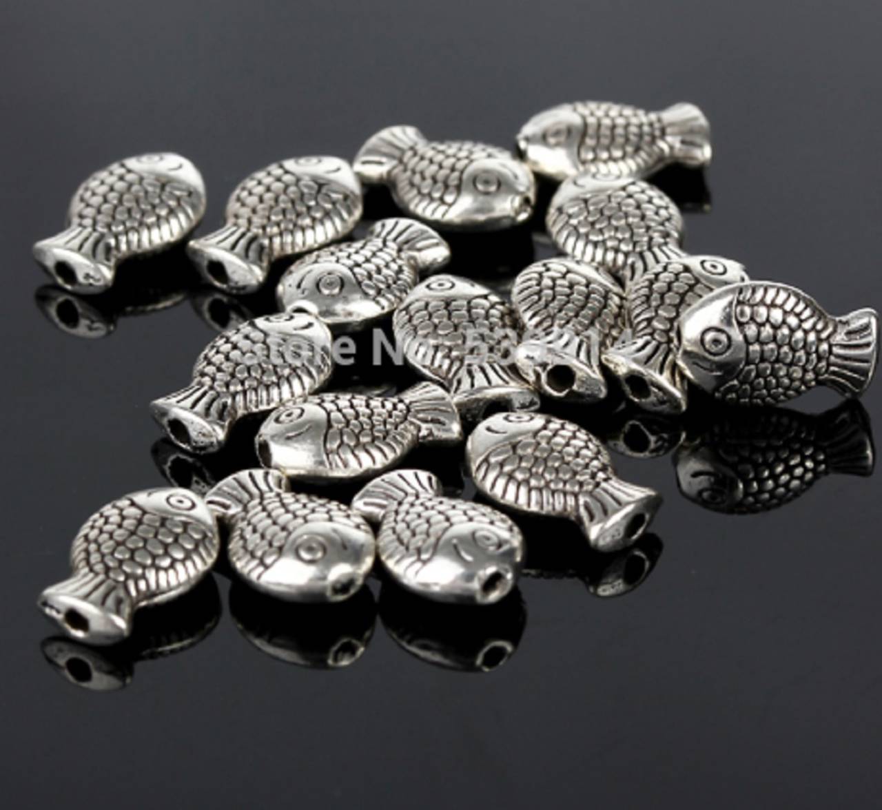 KK101 Korálka kovová RYBKA 0,7 x 1 cm