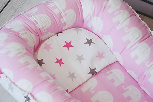 Hniezdo pre bábätko ružové sloníky s hviezdičkami