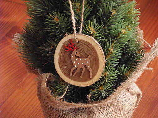 Dekorácie - Drevené ozdoby na stromček s jelenčekom - 8664281_