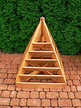 Nádoby - Drevený pyramidový kvetináč - 8677334_