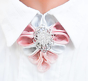 Náhrdelníky - Elegancia a la Chanel - ružový náhrdelník so štrasovou ozdobou - 8674880_