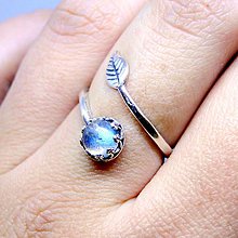 Prstene - Simple Leaf Silver Gemstone Ring Ag925 / Strieborný prsteň s minerálom  (Labradorite / Labradorit) - 8679547_