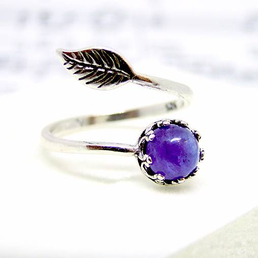 Simple Leaf Silver Gemstone Ring Ag925 / Strieborný prsteň s minerálom  (Tanzanite / Tanzanit)