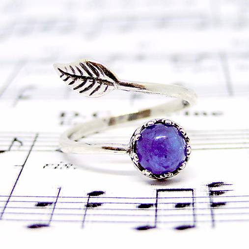 Simple Leaf Silver Gemstone Ring Ag925 / Strieborný prsteň s minerálom  (Tanzanite / Tanzanit)