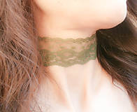 Náhrdelníky - Olivový zelený čipkový choker - náhrdelník obojok - 8694125_