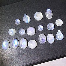 Minerály - Mesačný kameň kabošon mix tvarov / 8x8 - 10x14 mm - 8737918_