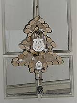 Dekorácie - Závesná dekorácia: Stromček natur s Rozárkou - 8737297_