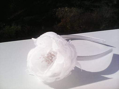 Ozdoby do vlasov - Kvetinová čelenka "...biela ako sneh..." - 8737450_