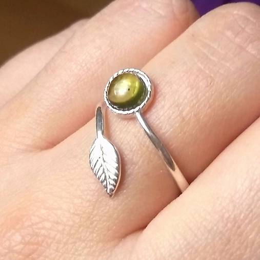 Simple Leaf Silver Gemstone Ring Ag925 / Strieborný prsteň s minerálom  (Peridot / Olivín)