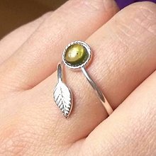 Prstene - Simple Leaf Silver Gemstone Ring Ag925 / Strieborný prsteň s minerálom  (Peridot / Olivín) - 8752304_