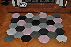 Úžitkový textil - Bielo-čierno-ružový koberec - 8753387_