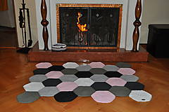 Úžitkový textil - Bielo-čierno-ružový koberec - 8753388_