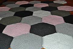 Úžitkový textil - Bielo-čierno-ružový koberec - 8753440_