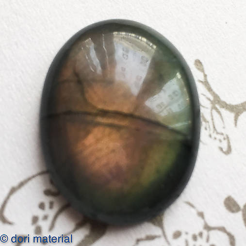 Minerály - labradorit 26 x 20 x 7 mm - 8778946_