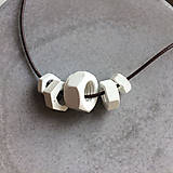 Náhrdelníky - Betónový náhrdelník 5Nut White (matka) - 8778020_