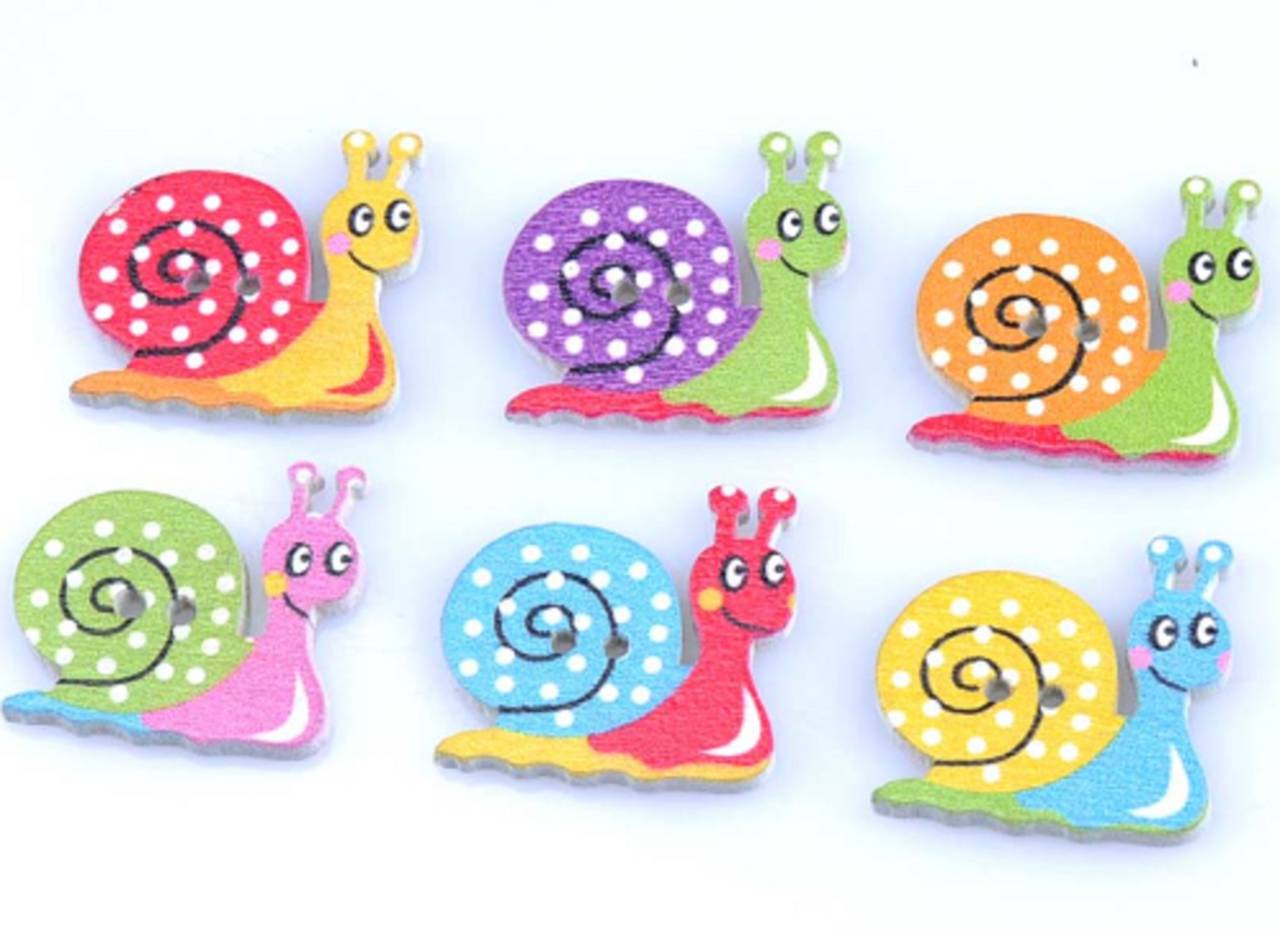 G104 Gombík drevený slimáčik 2,3 x 2,2 cm